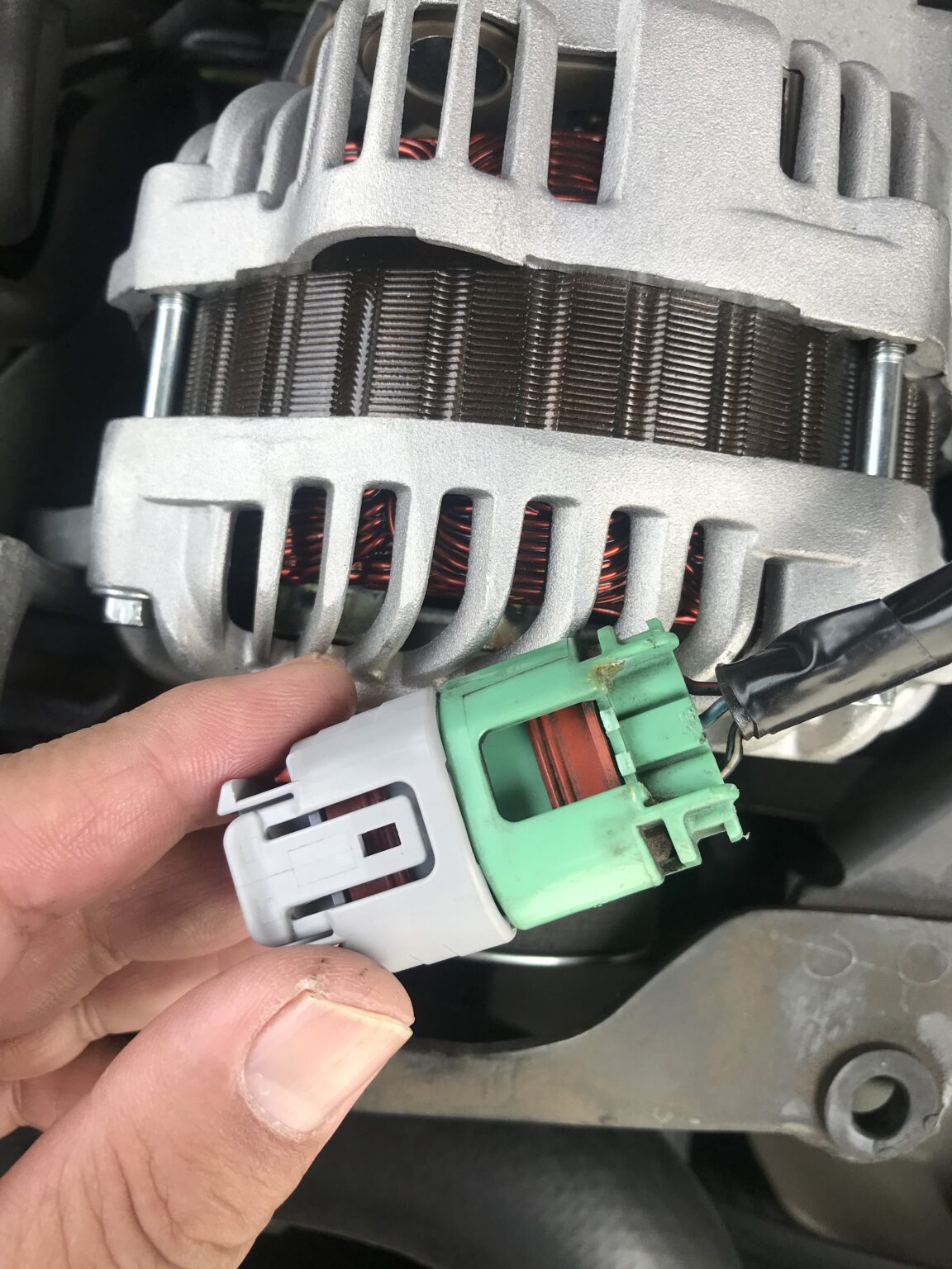 オルタネーターコネクタ 配線辞典